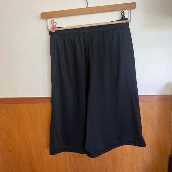 Shorts - Picture 3 of 3